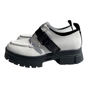 UGG ASHTON SHOE WHITE WATERPROOF SHOES US 9 /EU 40  UK 7 Chunkie